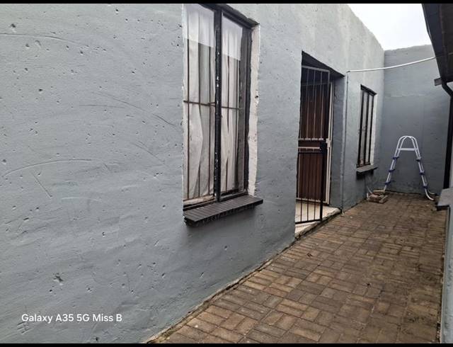 3 BEDROOM HOUSE FOR SALE IN PROTEA GLEN EXT